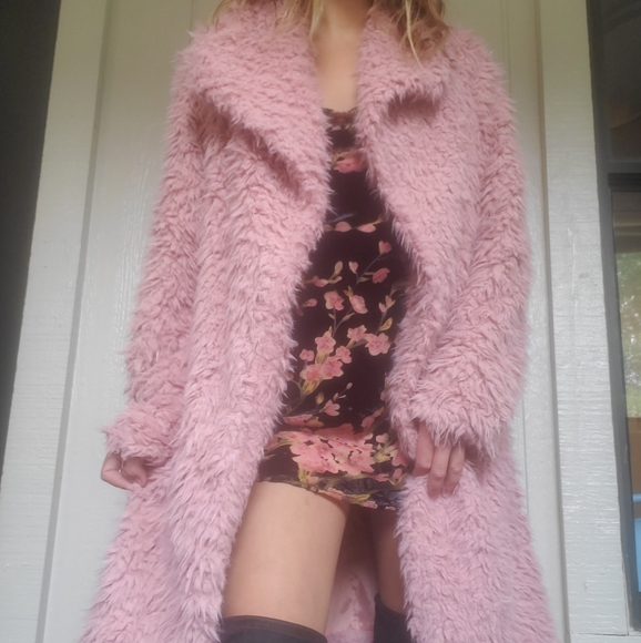 Aluna Levi Jackets & Blazers - HPx3🎉Pink Fuzzy Faux Fur Long Coat